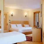 Natyral Razma 4*