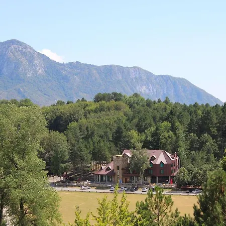 Natyral Razma Semesteranläggning (resort)
