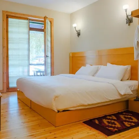 Natyral Razma 4*