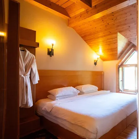 Natyral Razma Resort