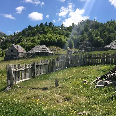 Natyral Razma Razëm