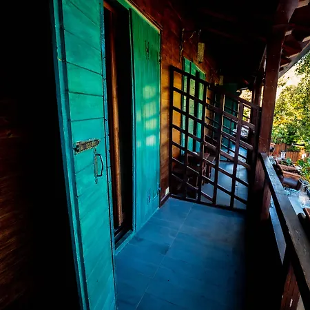 Üdülőközpont Natyral Razma Razëm