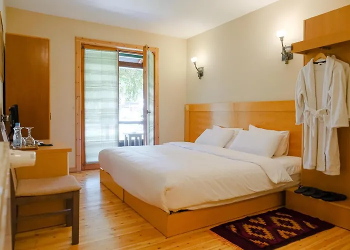 Natyral Razma Resort 4*