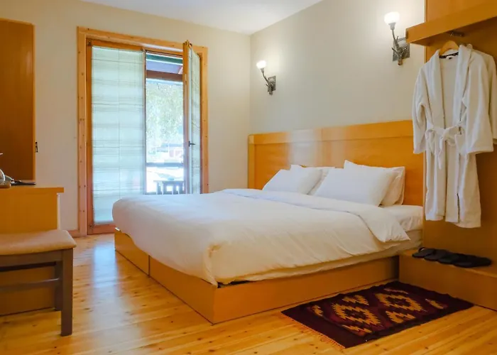 Natyral Razma 4*